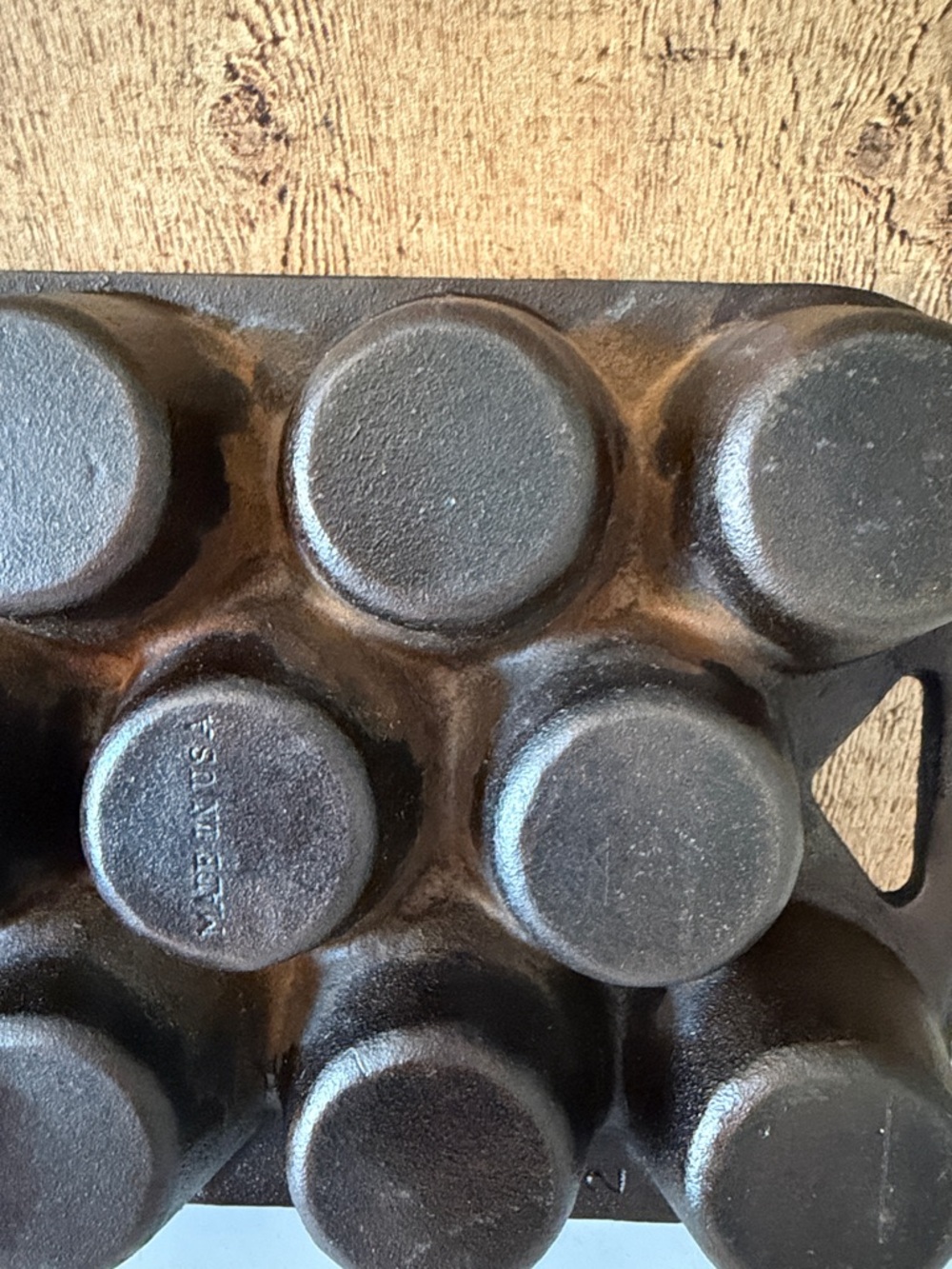 Vintage BSR Cast Iron Biscuit Muffin Pan - Picture 13 of 13